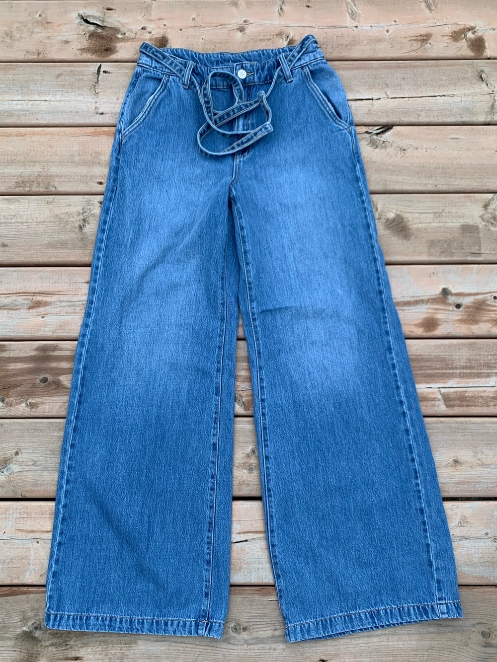 RW&CO High Rise Wide Leg Jeans Size 28 Soft Denim Tie Belt